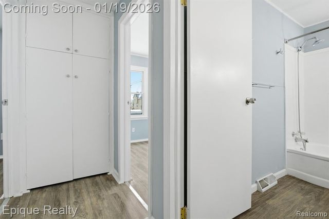 2213 Bancroft Street, Port Huron, MI 48060