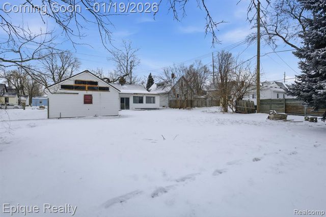 2213 Bancroft Street, Port Huron, MI 48060