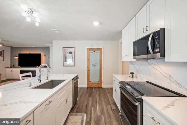 109 GRASMERE ST, Stephens City, VA 22655