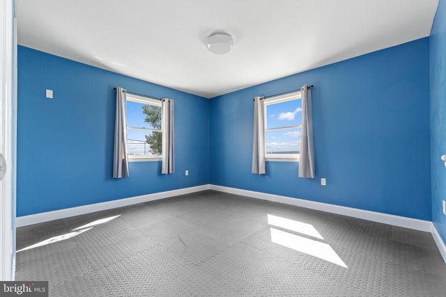 49 DELAWARE DRIVE, Penns Grove, NJ 08069