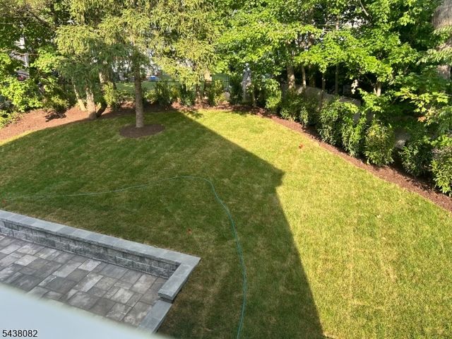 21 Woodruff Ct, New Providence Boro, NJ 07974