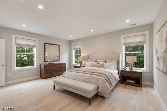 21 Woodruff Ct, New Providence Boro, NJ 07974