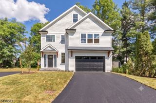 21 Woodruff Ct, New Providence Boro, NJ 07974