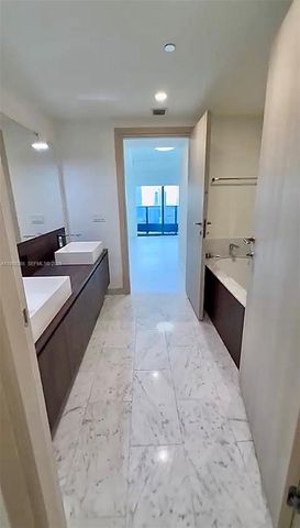 1000 brickell plz 2008, Miami, FL 33131