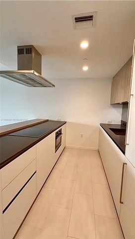 1000 brickell plz 2008, Miami, FL 33131