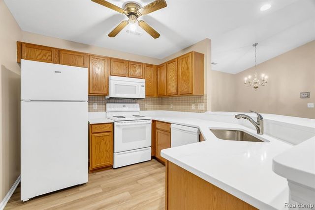 8208 Chesapeake Circle, Walled Lake, MI 48390