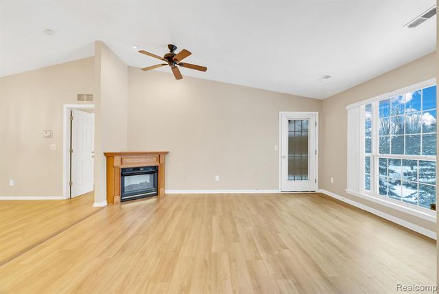 8208 Chesapeake Circle, Walled Lake, MI 48390