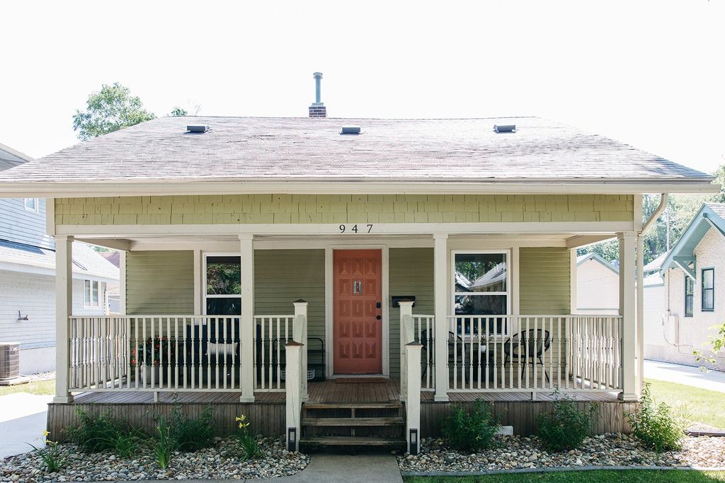 947 40th Street, Des Moines, IA 50312