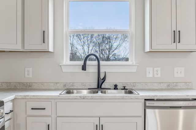 1057 Landing Lane Lot 4, Adams, TN 37010