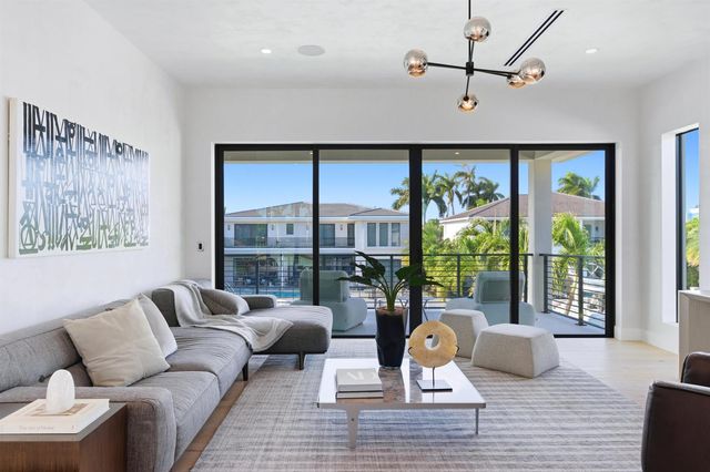 511 Silver Lane, Boca Raton, FL 33432