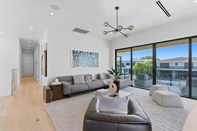 511 Silver Lane, Boca Raton, FL 33432