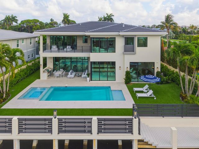 511 Silver Lane, Boca Raton, FL 33432