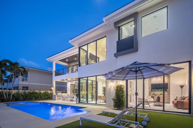 511 Silver Lane, Boca Raton, FL 33432