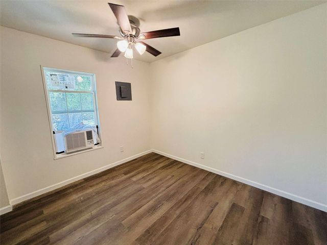 2762 Beverly Hills Drive, Sansom Park, TX 76114