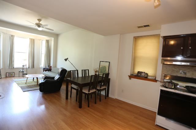1473 W Erie Street 2F, Chicago, IL 60642