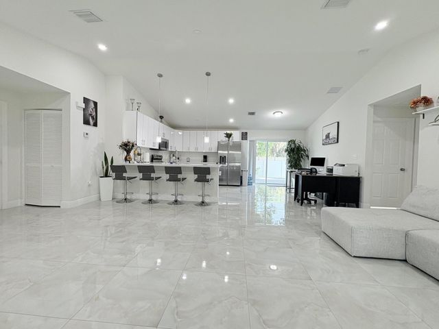 6539 Alexander Road, West Palm Beach, FL 33413
