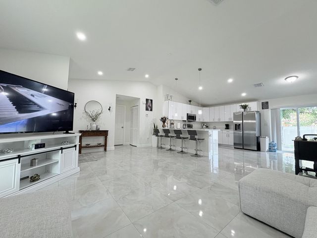 6539 Alexander Road, West Palm Beach, FL 33413