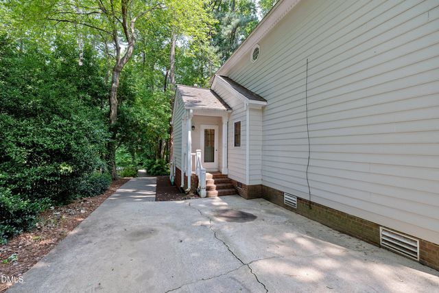 5325 Fairmead Circle, Raleigh, NC 27613