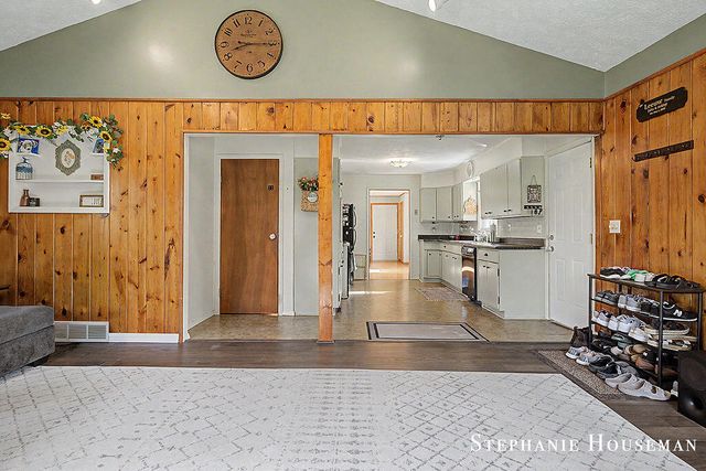 2914 River Hill Drive Nw, Tallmadge Twp, MI 49534