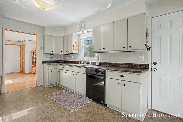 2914 River Hill Drive Nw, Tallmadge Twp, MI 49534