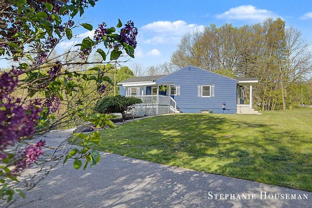 2914 River Hill Drive Nw, Tallmadge Twp, MI 49534