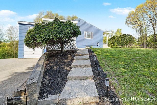 2914 River Hill Drive Nw, Tallmadge Twp, MI 49534