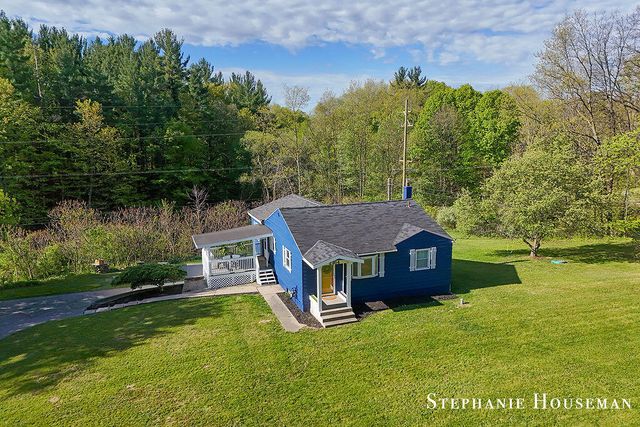 2914 River Hill Drive Nw, Tallmadge Twp, MI 49534