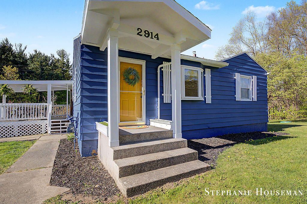 2914 River Hill Drive Nw, Tallmadge Twp, MI 49534