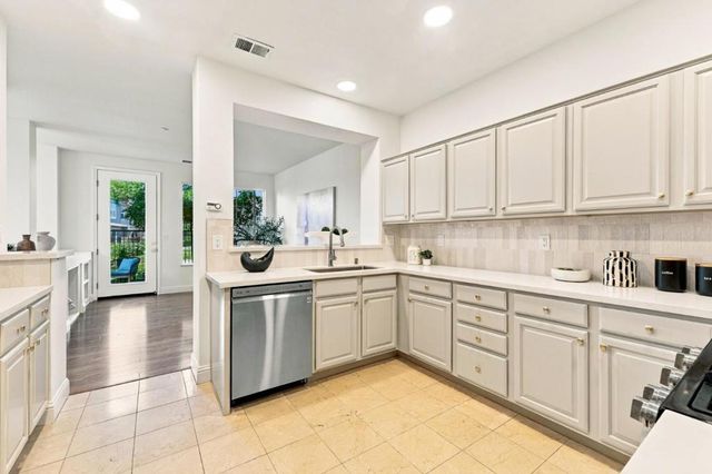 153 Positano Circle, Redwood City, CA 94065