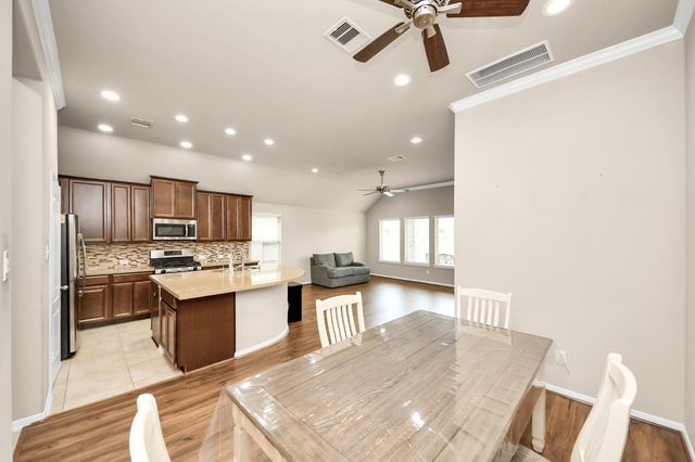 19734 Oakdale Lakes Trail, Richmond, TX 77407