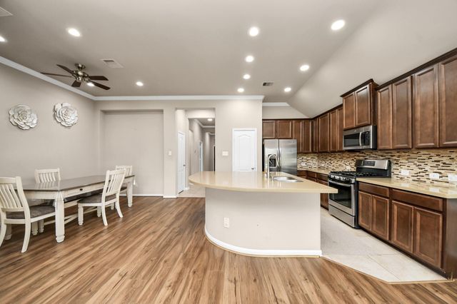 19734 Oakdale Lakes Trail, Richmond, TX 77407