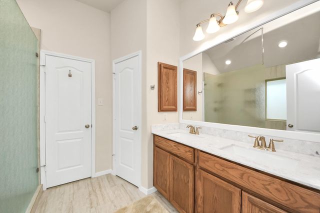 19734 Oakdale Lakes Trail, Richmond, TX 77407