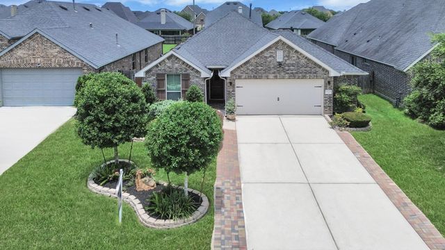 19734 Oakdale Lakes Trail, Richmond, TX 77407