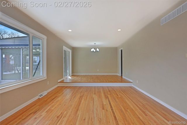 28542 Kendallwood Drive, Farmington Hills, MI 48334