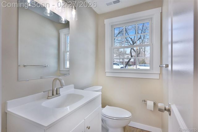 28542 Kendallwood Drive, Farmington Hills, MI 48334