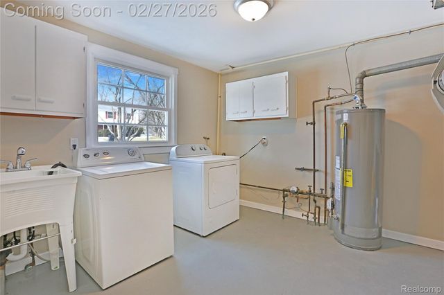 28542 Kendallwood Drive, Farmington Hills, MI 48334