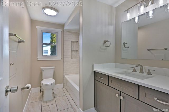 28542 Kendallwood Drive, Farmington Hills, MI 48334