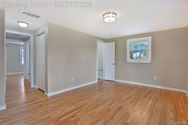 28542 Kendallwood Drive, Farmington Hills, MI 48334