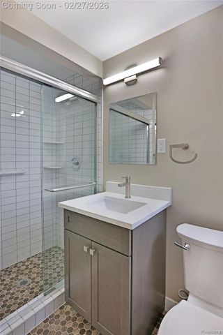 28542 Kendallwood Drive, Farmington Hills, MI 48334