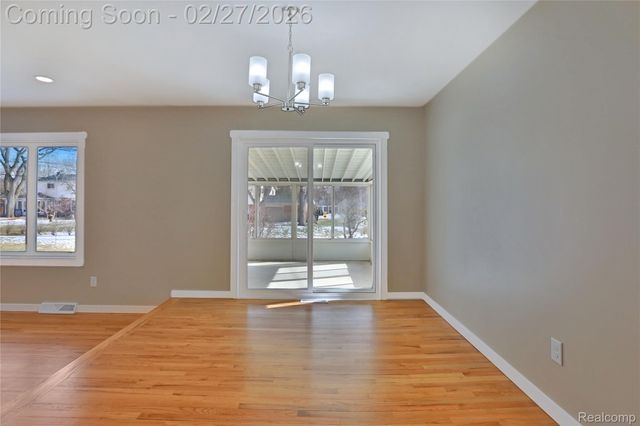 28542 Kendallwood Drive, Farmington Hills, MI 48334