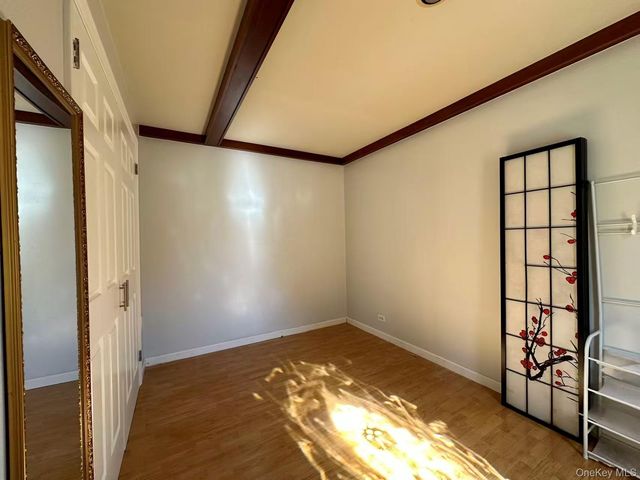 215 Mineola Avenue, Carle Place, NY 11514
