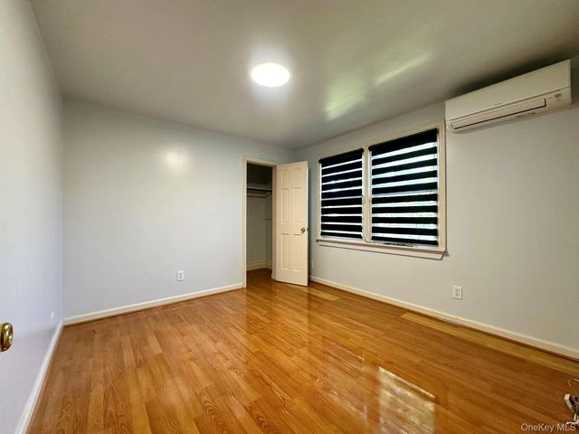 215 Mineola Avenue, Carle Place, NY 11514