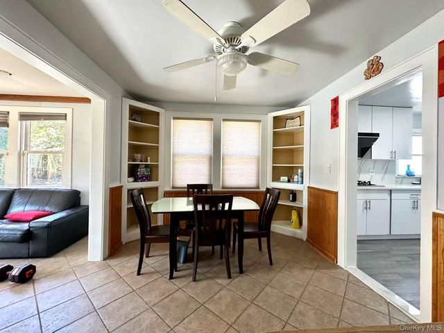 215 Mineola Avenue, Carle Place, NY 11514
