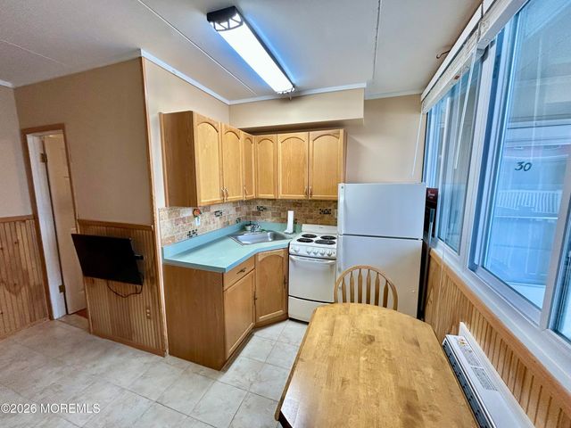 28 Fremont Avenue B12, Seaside Heights, NJ 08751