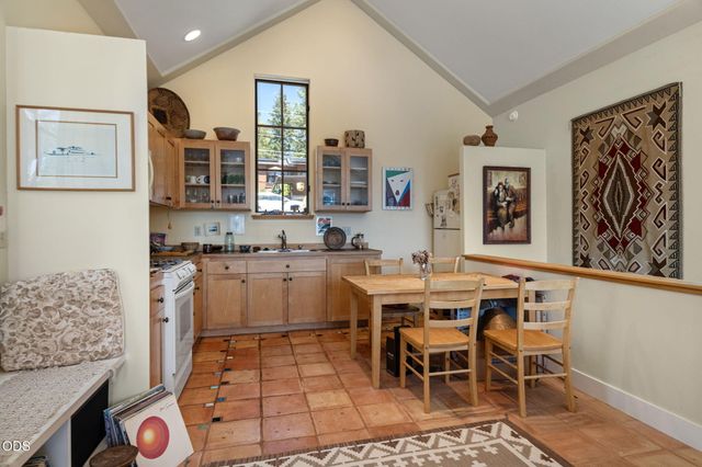 1265 NW Saginaw Avenue, Bend, OR 97703