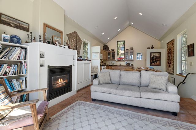 1265 NW Saginaw Avenue, Bend, OR 97703