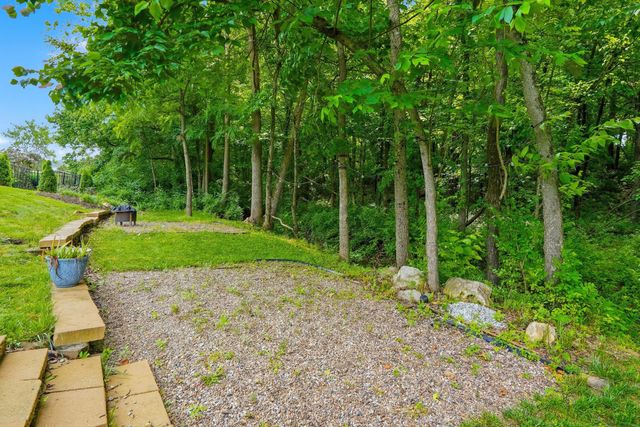 2404 BAXLEY DR, Columbia, MO 65201