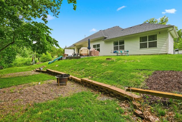 2404 BAXLEY DR, Columbia, MO 65201