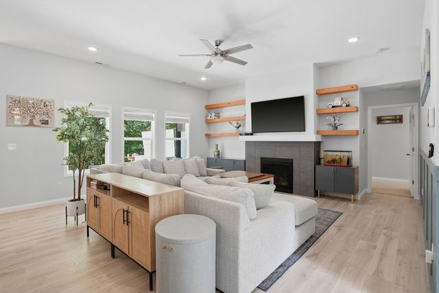 2404 BAXLEY DR, Columbia, MO 65201