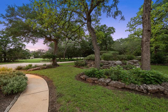 8305 Scenic Oaks DR, Austin, TX 78737